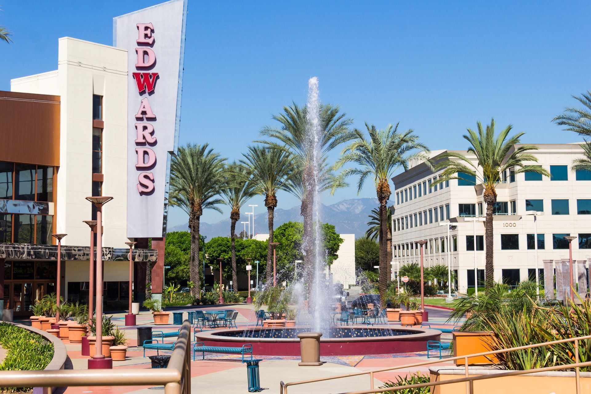 The Lakes Fountain Plaza and Promenade